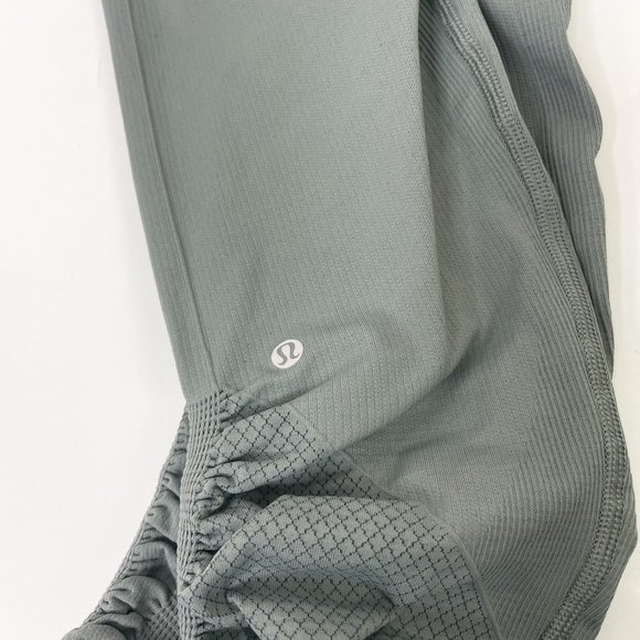 LULULEMON PASTEL GREEN HIGHRISE LEGGINGS - Picture 4 of 5
